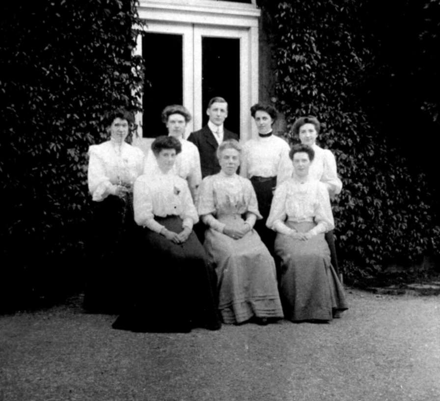 Lady Ashcombe (centre) © Ranmore Archive