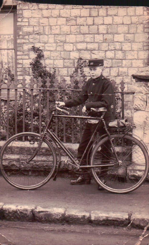 Messenger Boy William Burgess in Maidstone, 1907 © Jane Stevens